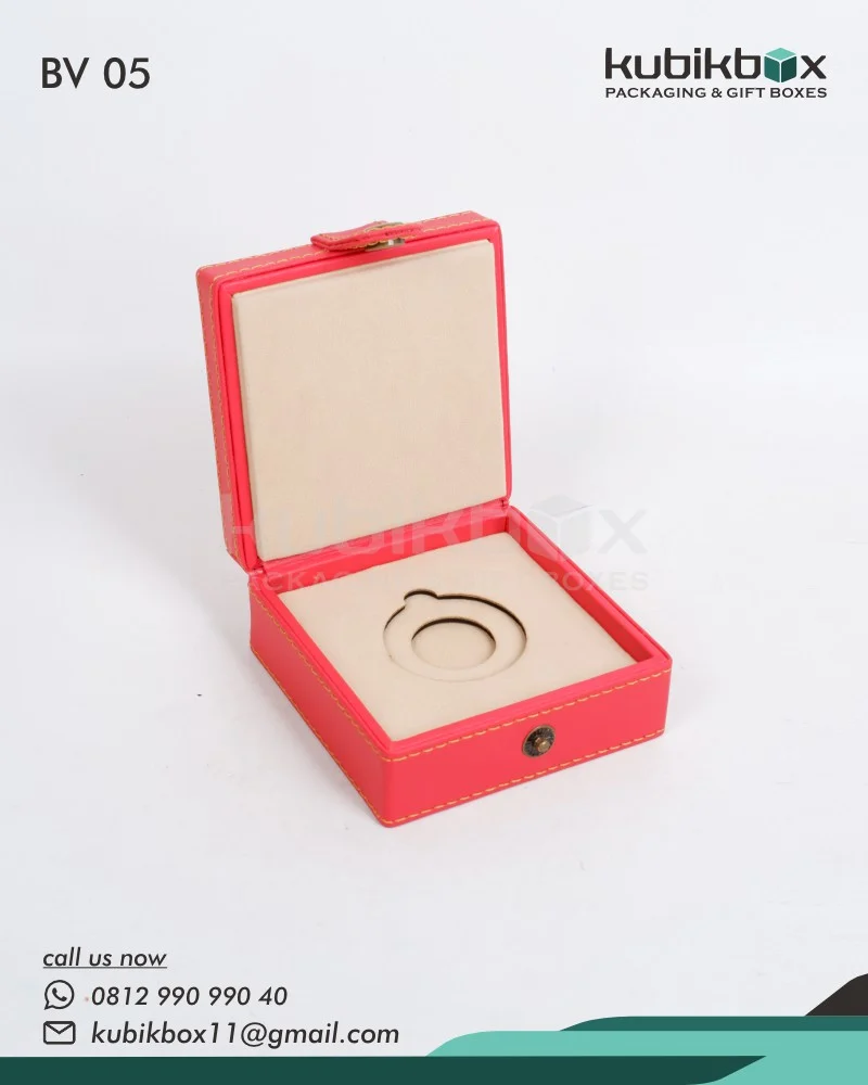 BV05 Box Vynil Merah Custom Pin